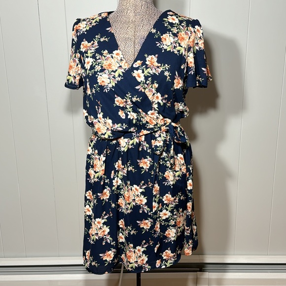 As U Wish Dresses & Skirts - As U Wish Womens Large Short Sleeve Dress Elastic Waist with Belt Floral